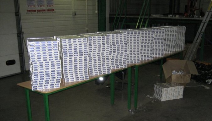 Контрабандисты спрятали под углем 14 000 пачек сигарет