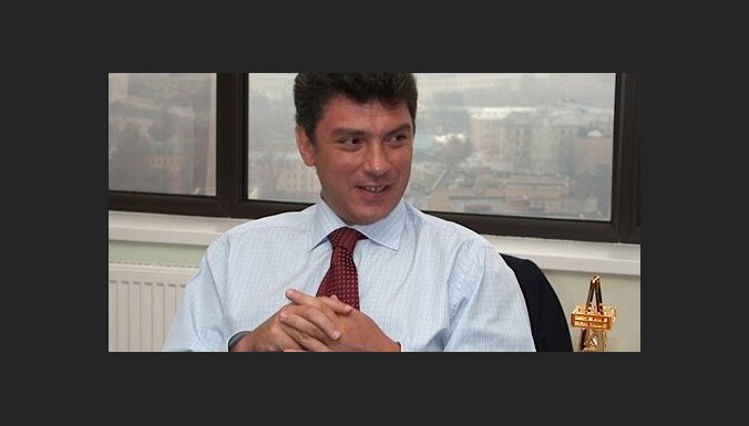 Бориса Немцова судят за неповиновение омоновцам