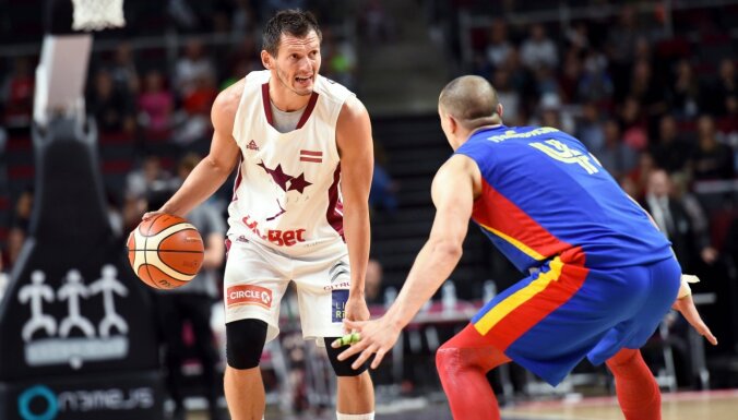 Ilggadējo basketbola izlases kapteini Blūmu godinās pirms Latvijas pārbaudes spēles ar Lietuvu