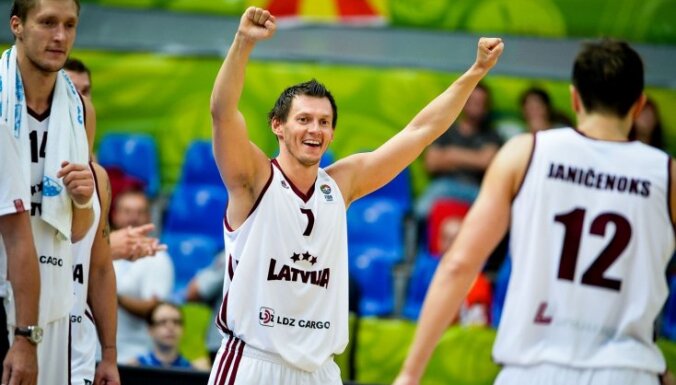 В драматичном матче на пути к Евробаскету Латвия обыгрывает шведов