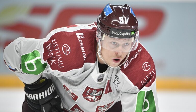 Latvijas hokejisti noraidījumiem bagātā spēlē piekāpjas Šveices izlasei