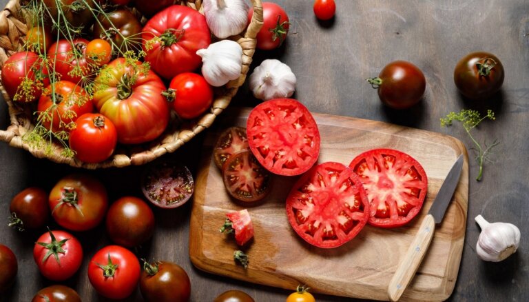 Knifiņi tomātu uzglabāšanai, lai tie būtu svaigi un gardi ilgāk