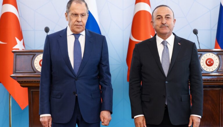 Ankaras sarunās nav panākts izrāviens Melnās jūras labības koridora lietā