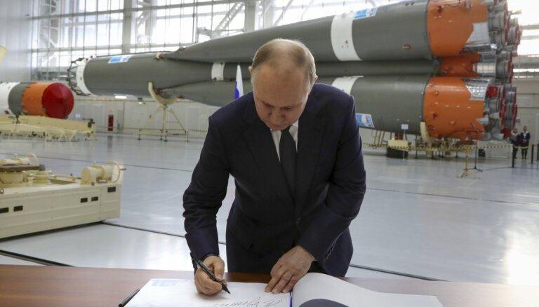 Putina kodolieroču žvadzināšana nedrīkst novest pie atbalsta samazināšanas Ukrainai, pauž ASV amatpersonas