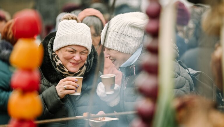 Foto: Kā ļaudis lustējās 'Ziemas garšu svinēšanā' Siguldā