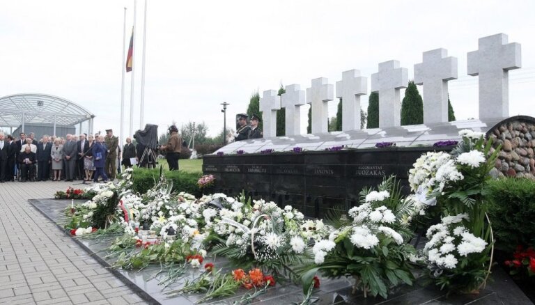 Ландсбергис: действия омоновцев в Мядининкай — это нападение на государство и террор