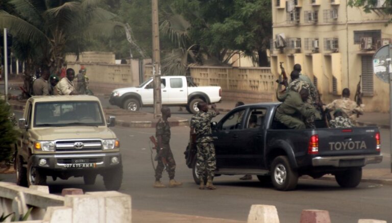 Евросоюз направляет в Мали военных обучать местную армию