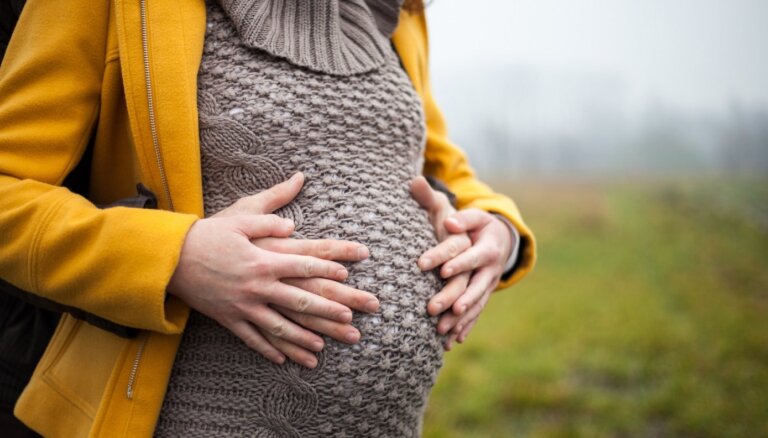 Apmaksātas D vitamīna un dzelzs analīzes: grūtnieces aicina iesaistīties pētījumā
