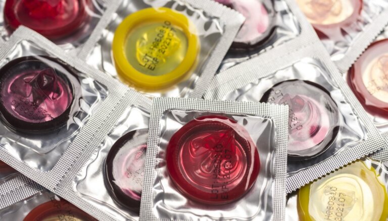 Франция сделает презервативы бесплатными для молодежи