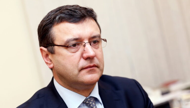 Рейрс: пришла пора перестать нянчиться с Грецией