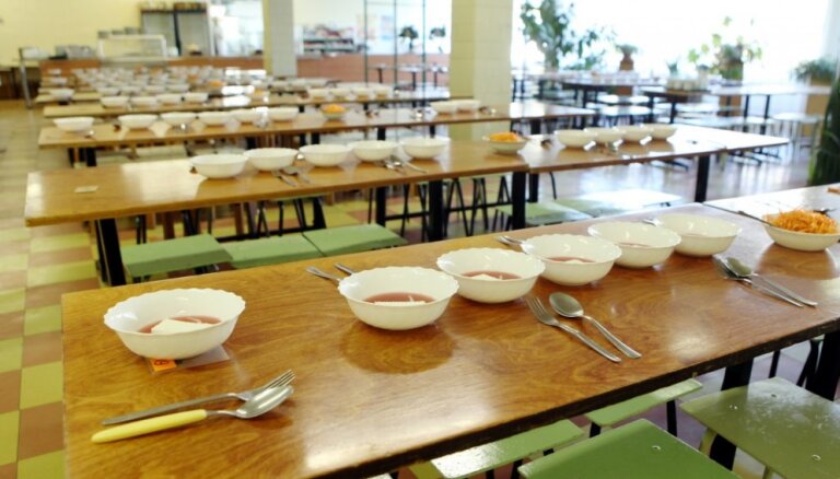 Правительство увеличило финансирование для обеспечения бесплатных обедов в начальной школе