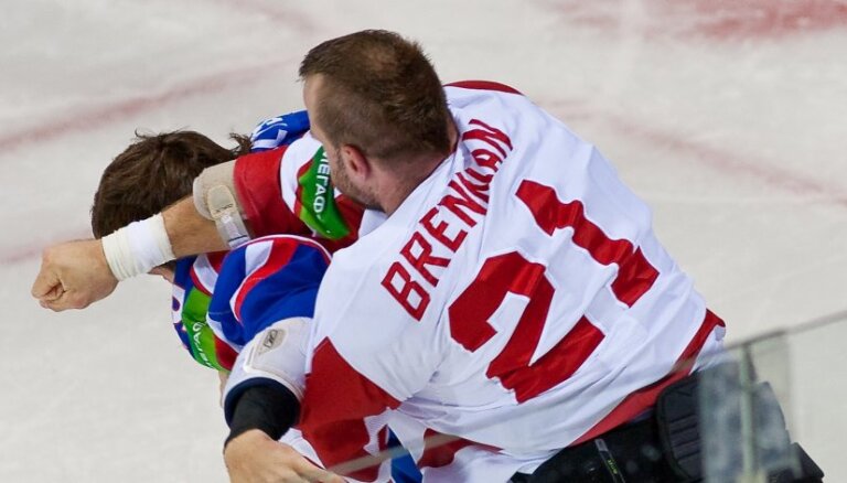 Viktors Tihonovs aicina izslēgt 'Vitjazj' no KHL