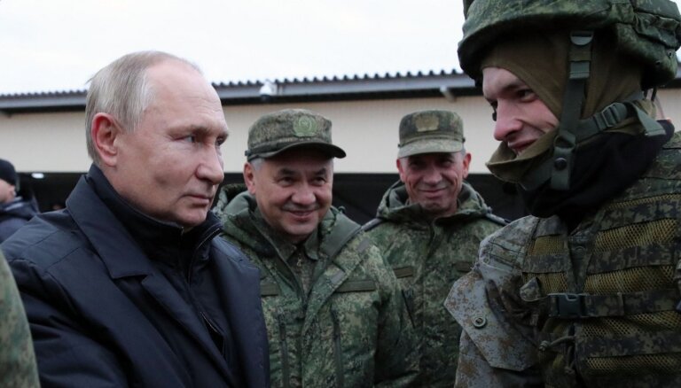Putins neatsakās no plāniem ieņemt Kijivu – gatavs karot gadiem, atklāj avoti