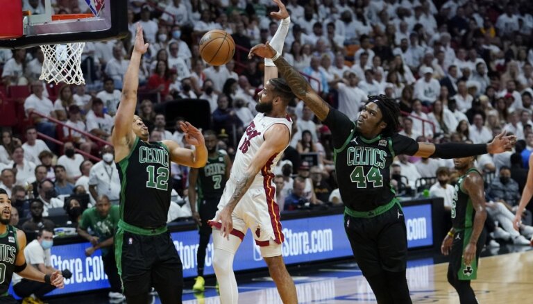 'Celtics' nonāk vienas uzvaras attālumā no NBA fināla