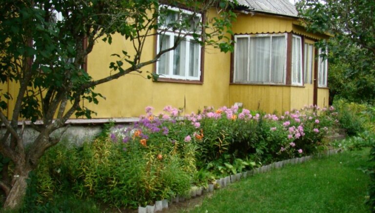 Latvija smaržo un zied: kaimiņu tantes dārzs