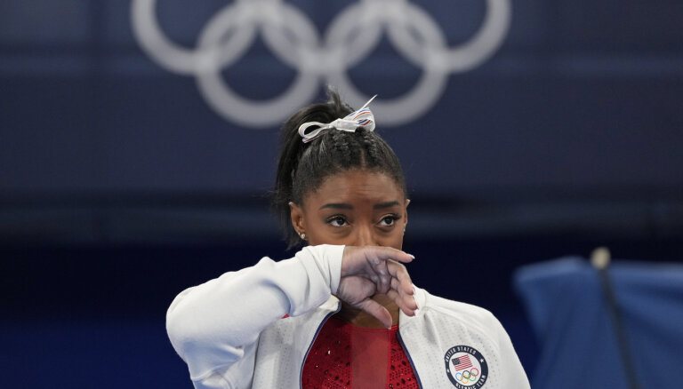 В МОК прокомментировали снятие американской гимнастки Байлс с многоборья