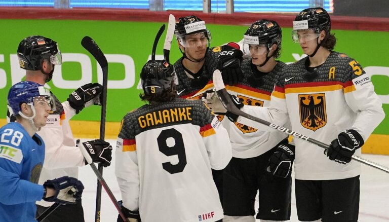 Vācijas hokejisti ar panākumu pār Kazahstānu turpina cīņu par uzvaru grupā