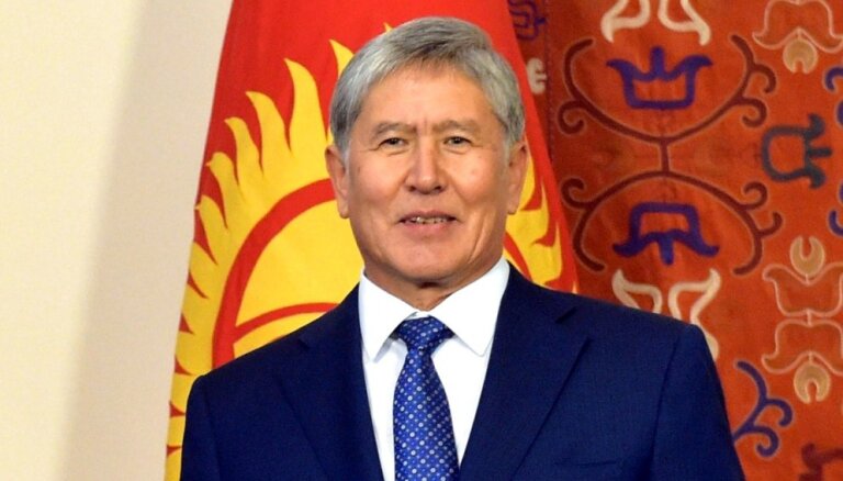 Baidoties no jauna autoritārā režīma, Kirgizstānas opozīcija gatavo prezidenta impīčmentu