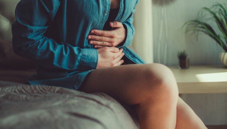 "Болело так, что вызывала скорую". Можно ли положить конец беспомощности женщин во время менструации?
