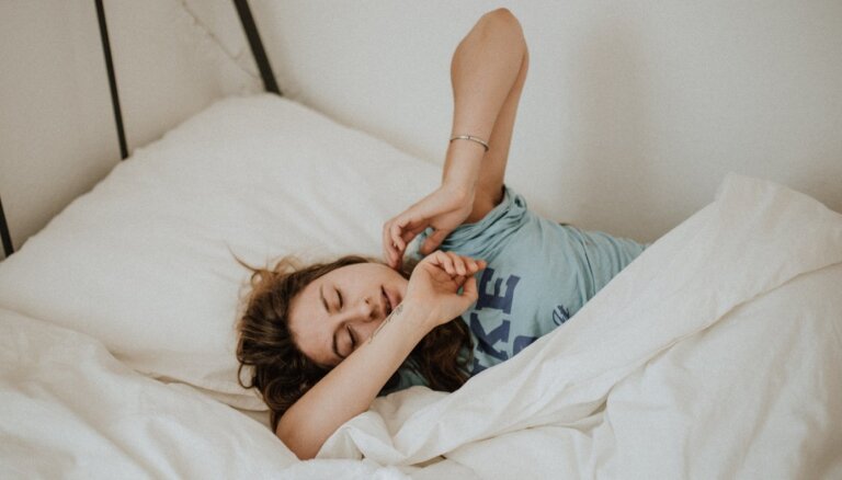Video: Vai pusaudžu miega nozīme ir pārvērtēta?