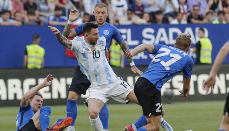 Mesi gūst visus piecus vārtus Argentīnas izlases graujošā uzvarā pār Igauniju