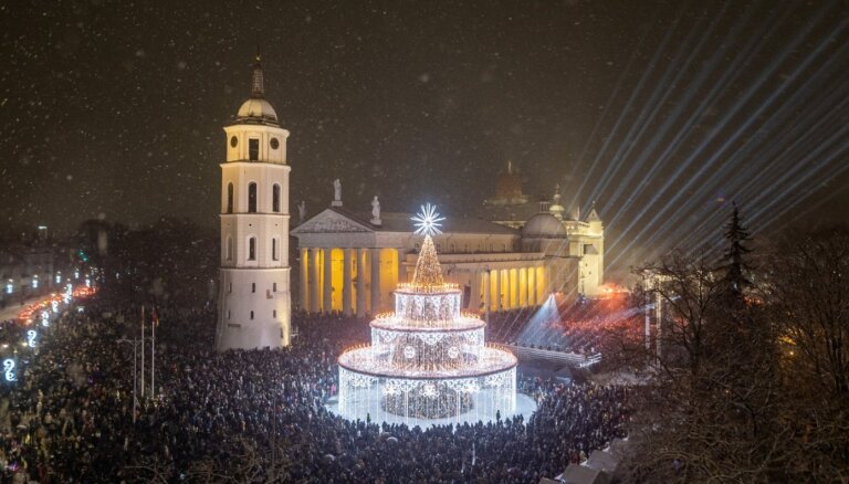No gaismas festivāliem līdz mirdzošām eglītēm – Lietuva ieskandina Ziemassvētkus
