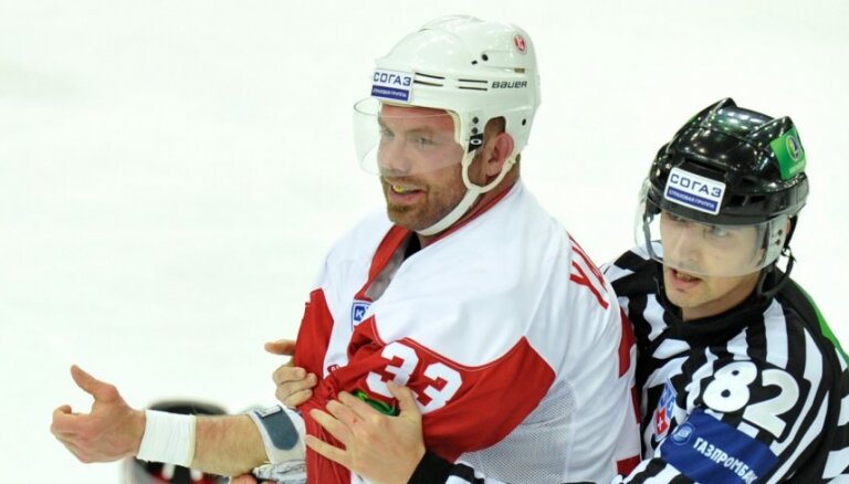 Bijušais KHL 'izsitējs' Jablonskis kausies ASV cīņu šovā