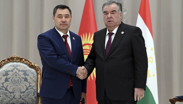 Tadžikistānas un Kirgizstānas līderi pēc robežsadursmēm liek atvilkt spēkus