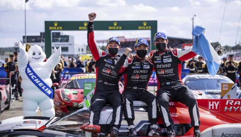 'Toyota' ceturto gadu pēc kārtas uzvar Lemānas 24 stundu sacīkstē