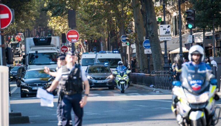 Francijā sākas tiesas prāva pret Parīzes teroraktos apsūdzētajiem