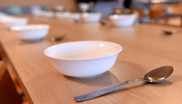 Siguldas novada dome atsakās no skolēnu ēdināšanas atbalsta sasaistes ar nodokļu nomaksu