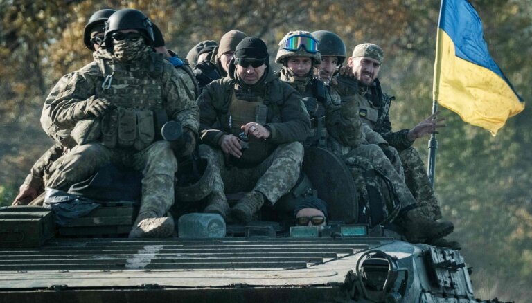 Krievijas draudi un propaganda nevar noslēpt Ukrainas uzvaru karā, pauž Lielbritānijas ministrs
