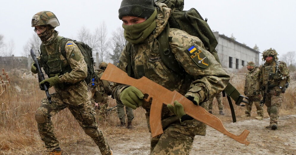 Ukraine also needs offensive weapons, the minister said