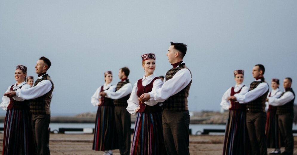 You will be able to watch a new folk dance performance ‘Early Sun over Latvia’ online