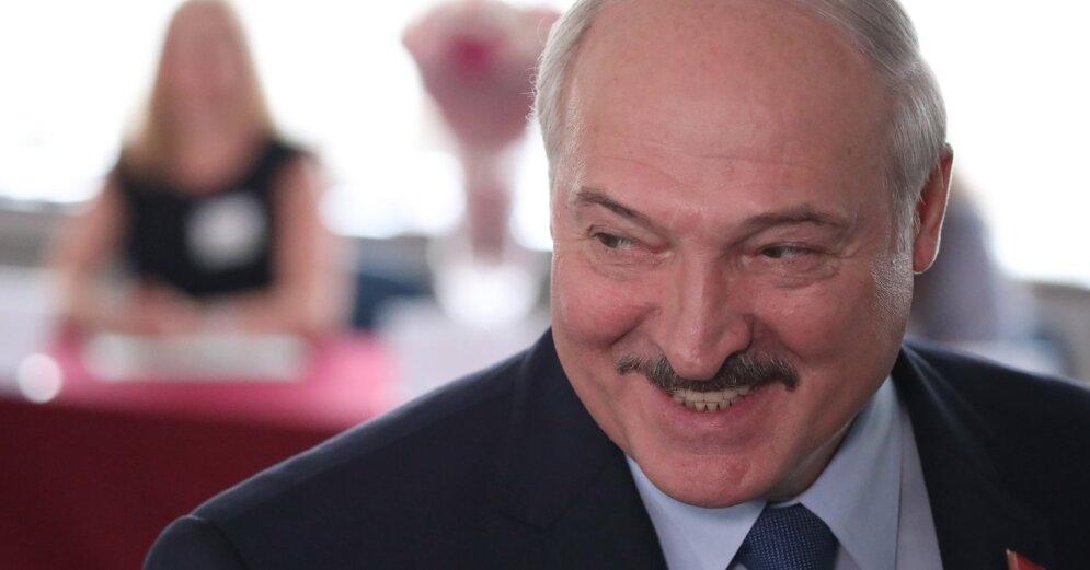 Lukashenko imposes sanctions on the West in response