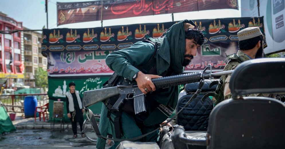 The Taliban are actively seeking those who cooperated with the United States and NATO;  people take to the streets with flags