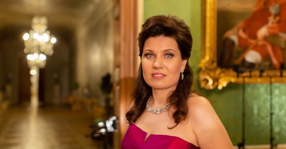 Opera star Marina Rebeka’s concert in Rundāle Castle.  Premiere of the concert recording from 19.00