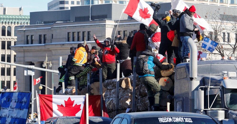 Photo: In Ottawa, thousands of members of the ‘Freedom Column’ protest against vaccination requirements