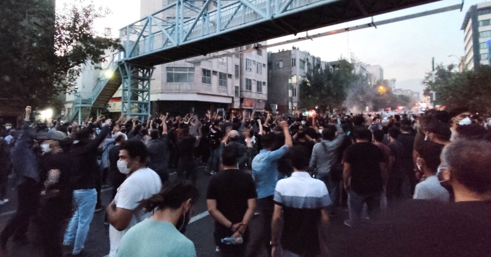 The death toll of the protests in Iran rises to 35