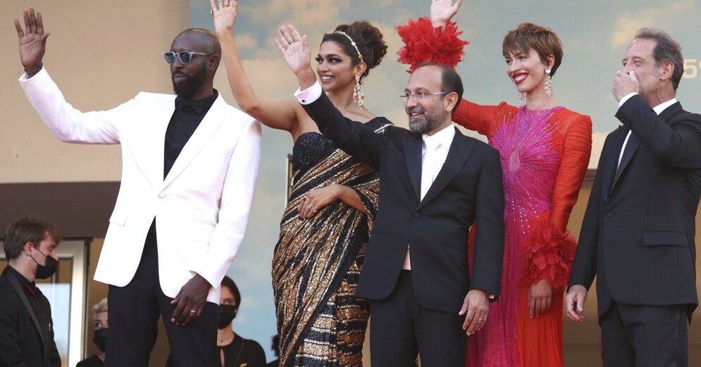 Photo: Film stars shine on the French Riviera – Cannes Film Festival opens